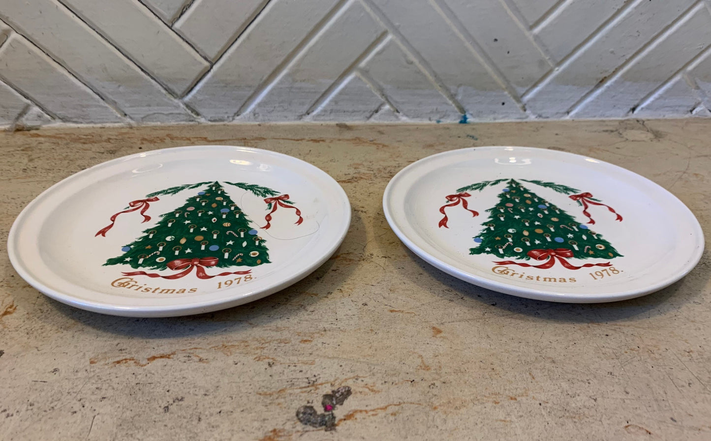 Vintage 1978 Christmas Collector Plates