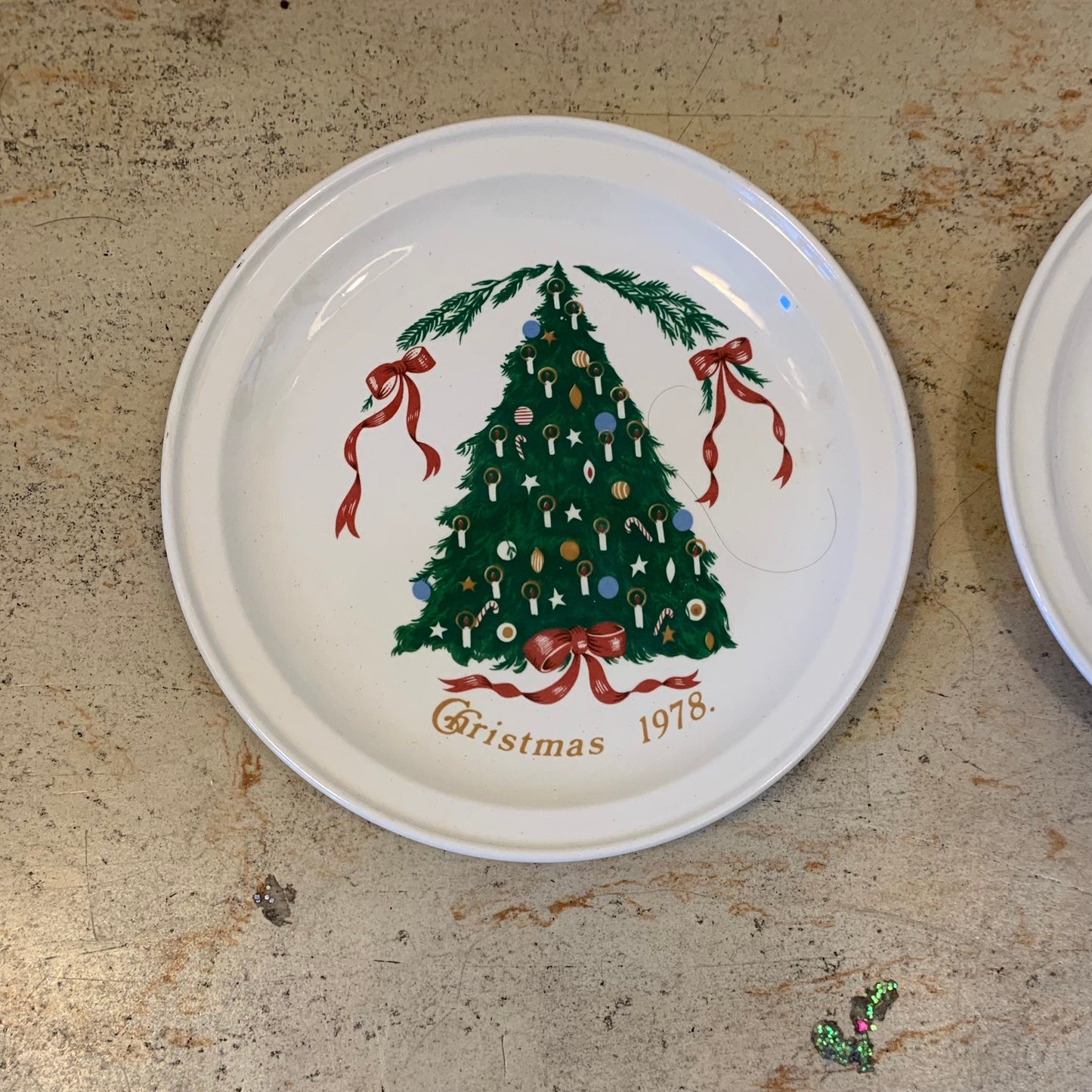 Vintage 1978 Christmas Collector Plates