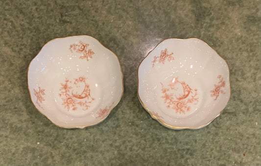 Pair white bowls